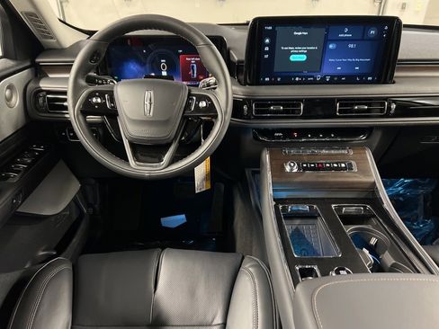 New 2026 Lincoln Aviator Reserve image 8