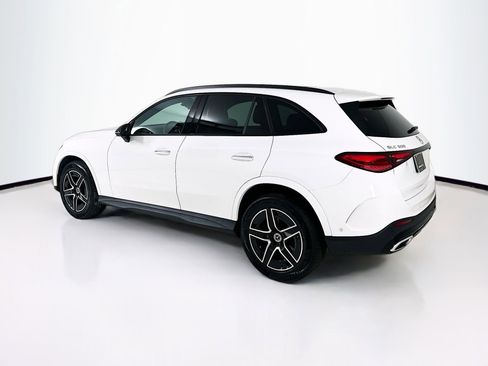 Used 2025 Mercedes-Benz GLC 300 4MATIC image 6