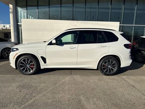 New 2026 BMW X5 xDrive50e w/ Executive Package image 2