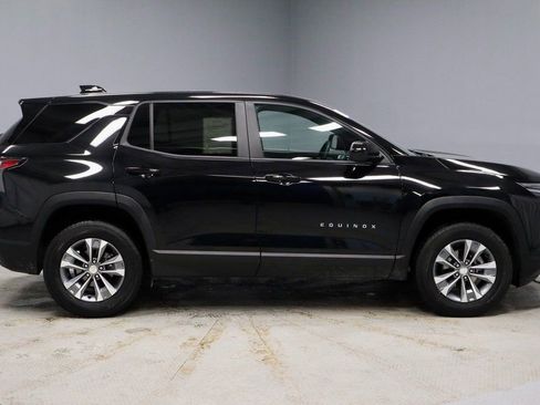 Used 2025 Chevrolet Equinox LT image 7