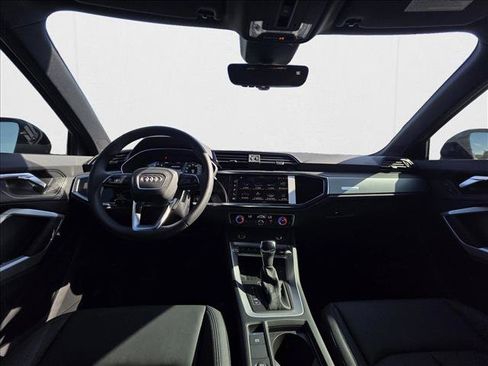 New 2025 Audi Q3 2.0T Premium w/ Convenience Package AWD/4WD image 19