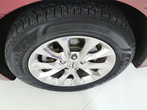 Used 2021 Chrysler Pacifica Touring-L w/ Uconnect Theater Family Group FWD image 32
