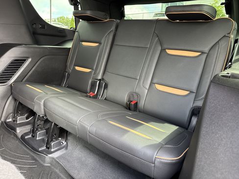 Used 2023 GMC Yukon AT4 w/ AT4 Premium Package AWD/4WD image 33