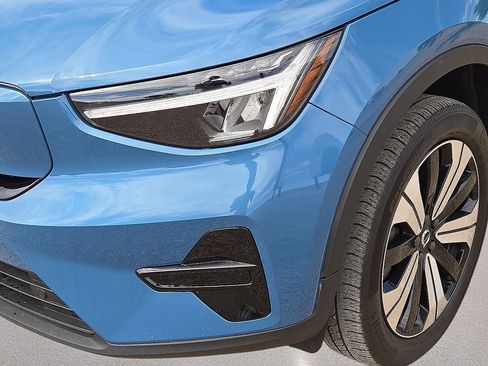 Used 2023 Volvo XC40 Recharge Core AWD/4WD image 10