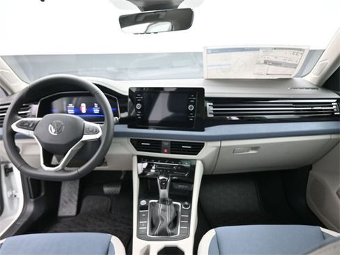 New 2026 Volkswagen Jetta SE image 24