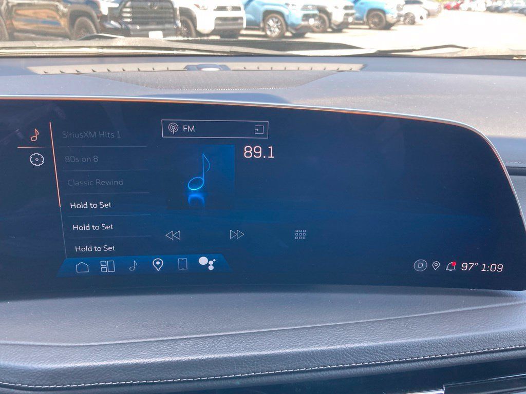 Used 2025 Cadillac XT4 Premium Luxury FWD image 16