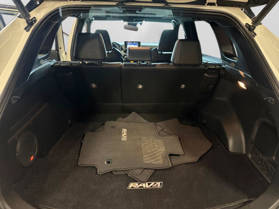 Used 2019 Toyota RAV4 XSE AWD/4WD image 19