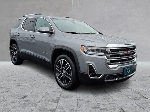 Certified 2023 GMC Acadia SLT w/ Technology Package AWD/4WD image 3