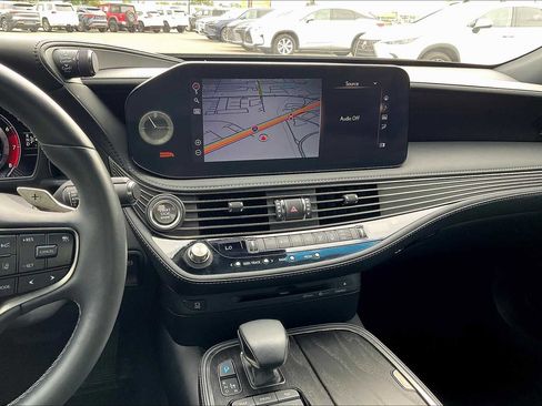 Used 2022 Lexus LS 500 w/ Accessory Package (Z1) image 6