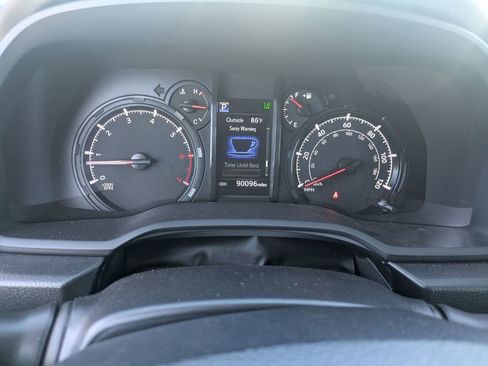 Used 2023 Toyota 4Runner SR5 Premium image 18