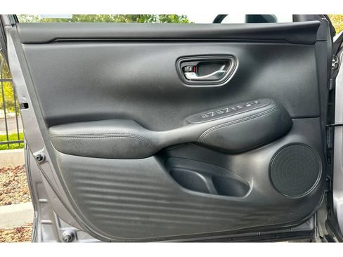 Used 2025 Honda HR-V LX image 11