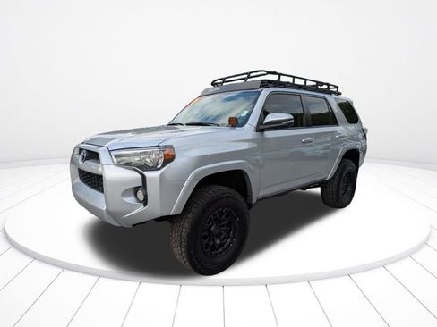 Used 2018 Toyota 4Runner SR5 Premium image 8
