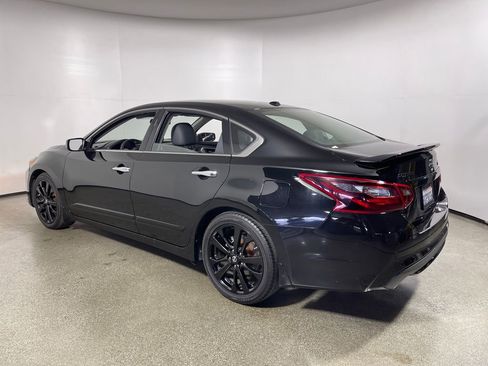 Used 2018 Nissan Altima 2.5 SR w/ SR Midnight Edition FWD image 5