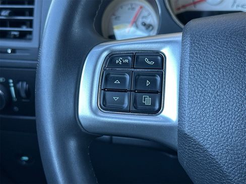 Used 2013 Dodge Challenger SXT image 23