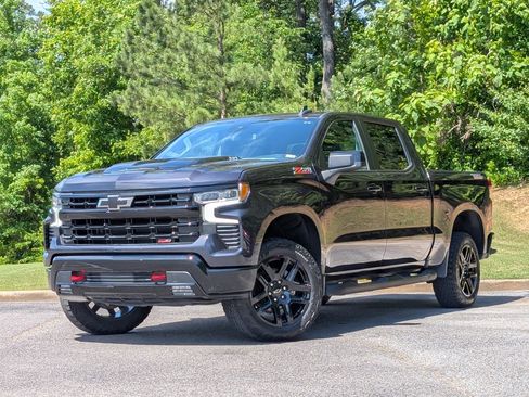 Used 2024 Chevrolet Silverado 1500 LT Trail Boss w/ Convenience Package II AWD/4WD image 4