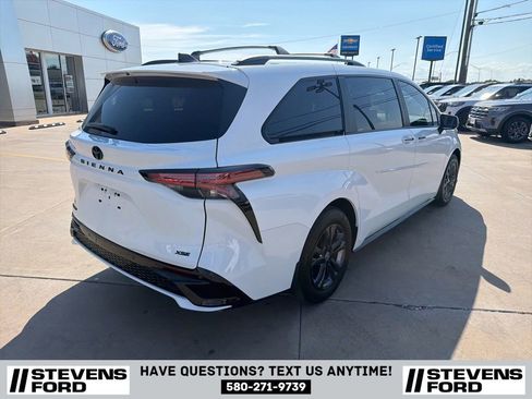 Used 2026 Toyota Sienna XSE AWD/4WD image 4