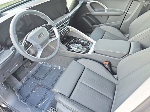 New 2025 Audi Q5 Prestige image 16
