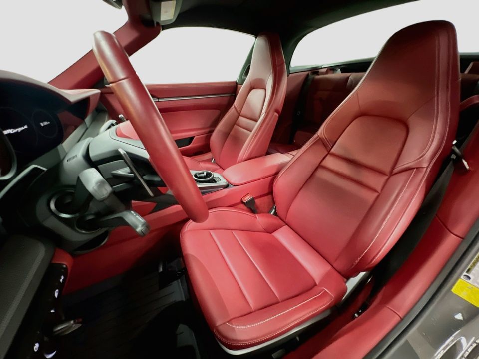 Certified 2024 Porsche 911 Targa 4 AWD/4WD image 5