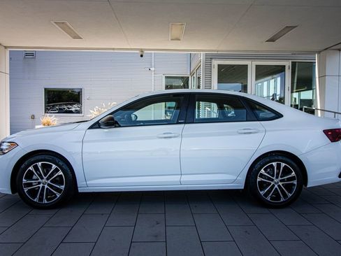 Used 2024 Volkswagen Jetta Sport FWD image 13