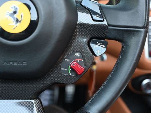 Used 2016 Ferrari California T RWD image 36