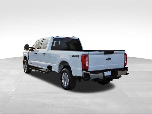Used 2024 Ford F250 XLT image 3