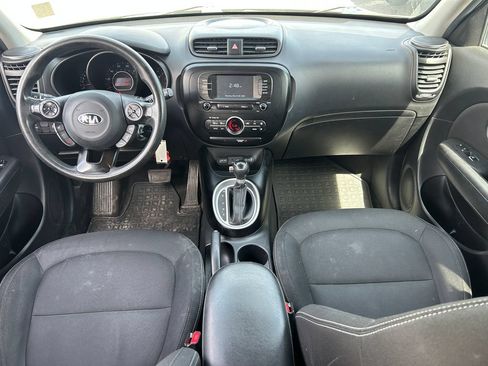 Used 2017 Kia Soul + FWD image 27