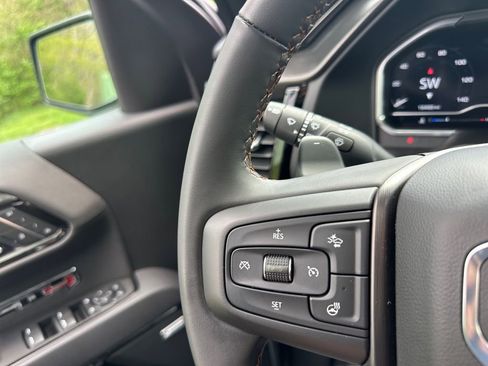 Used 2025 GMC Sierra 1500 AT4 w/ AT4 Premium Package AWD/4WD image 15