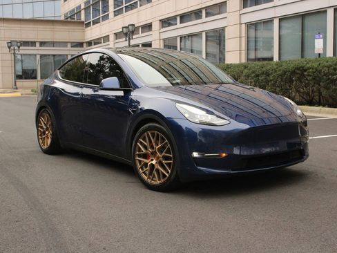 Used 2021 Tesla Model Y Performance AWD/4WD image 1