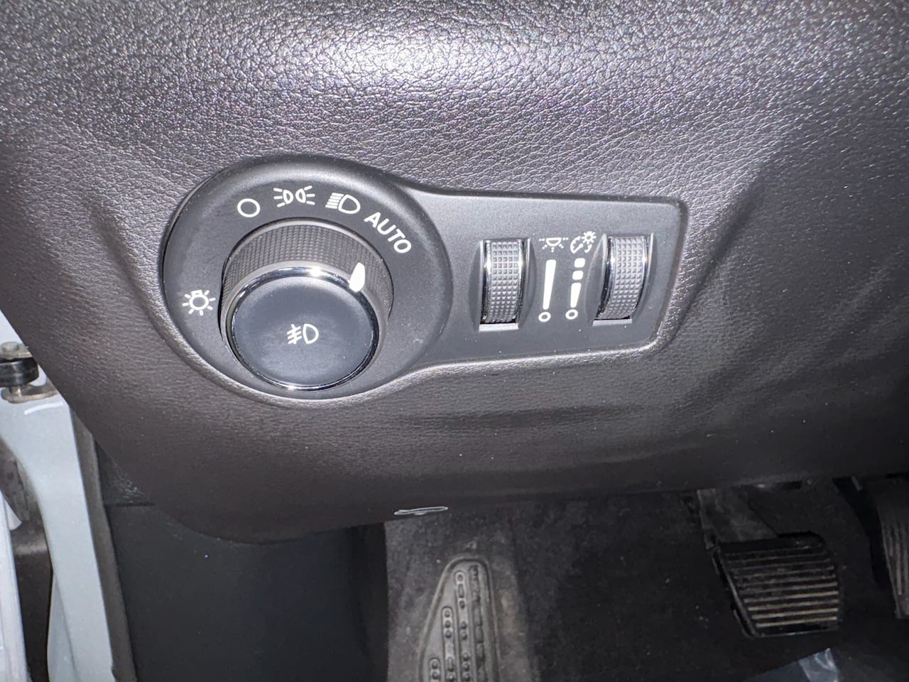 Used 2024 Jeep Compass Limited AWD/4WD image 13