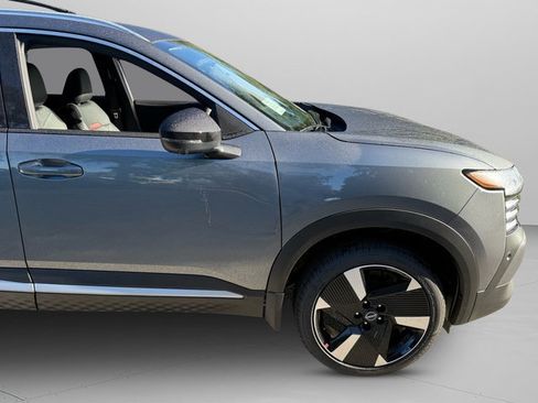 New 2026 Nissan Kicks SR FWD image 22
