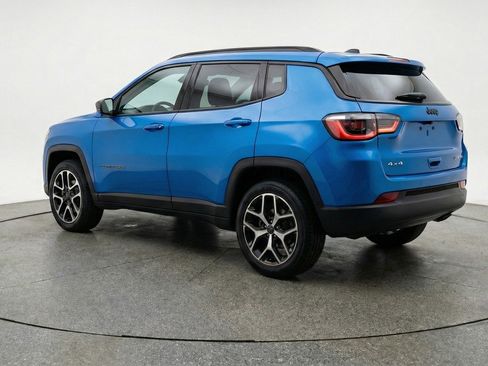 Used 2025 Jeep Compass Limited AWD/4WD image 6