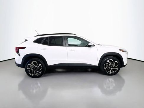 Used 2024 Chevrolet Trax RS w/ Sunroof Package image 10