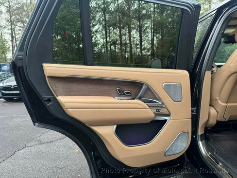 Used 2025 Land Rover Range Rover Long Wheelbase Autobiography image 11