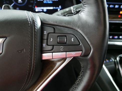 Used 2023 Cadillac Escalade ESV Premium Luxury Platinum w/ LPO, Floor Liner Package AWD/4WD image 28