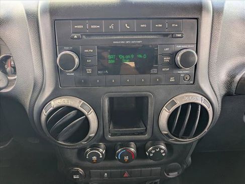 Used 2015 Jeep Wrangler Sport w/ Quick Order Package 23S AWD/4WD image 13