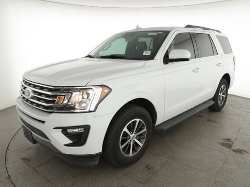 Used 2020 Ford Expedition XLT image 11