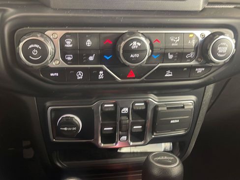 Used 2023 Jeep Gladiator Sport AWD/4WD image 16
