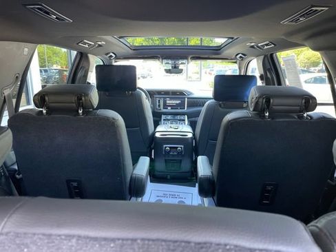 Used 2021 GMC Yukon Denali w/ Denali Ultimate Package AWD/4WD image 22