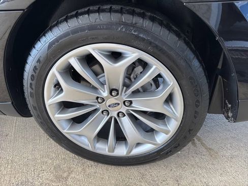 Used 2019 Ford Taurus Limited image 40
