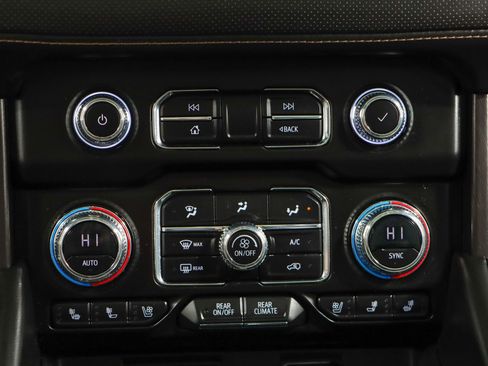 Used 2023 GMC Yukon XL AT4 image 21