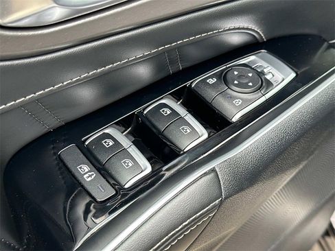 Used 2022 Kia Sorento SX image 16