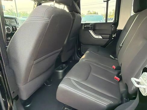 Used 2013 Jeep Wrangler Unlimited Sahara w/ Connectivity Group AWD/4WD image 11