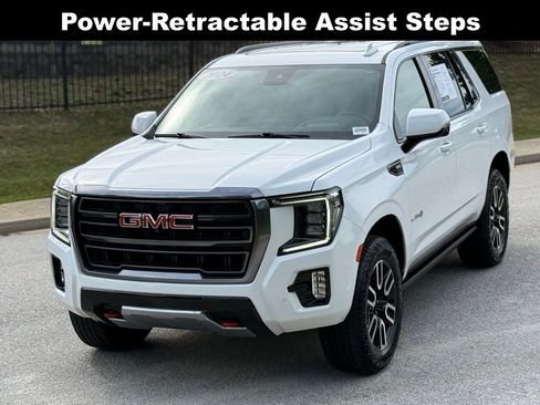 Used 2024 GMC Yukon AT4 w/ AT4 Premium Package AWD/4WD image 7