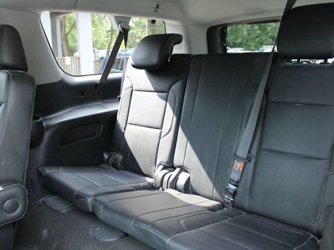 Used 2017 Chevrolet Suburban Premier AWD/4WD image 35