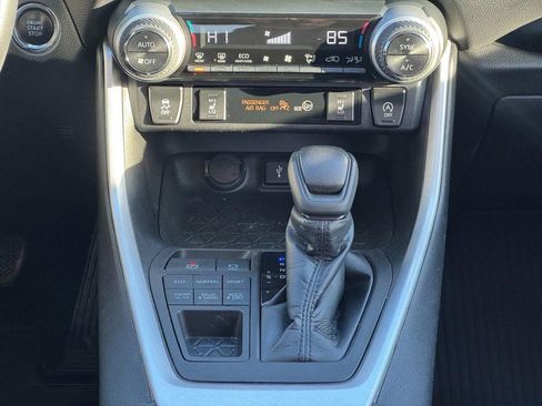 Used 2020 Toyota RAV4 XLE image 14