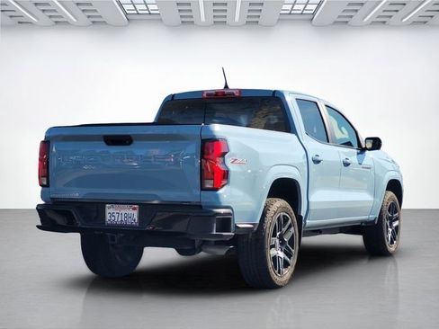Used 2025 Chevrolet Colorado Z71 w/ Technology Package AWD/4WD image 5