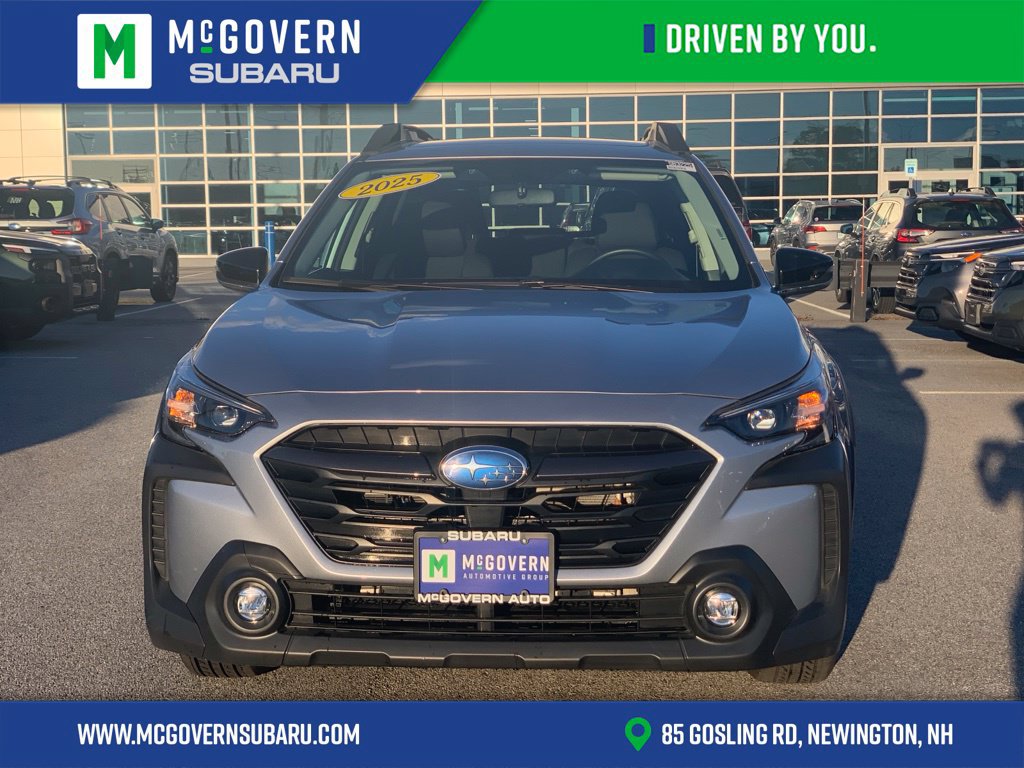Used 2025 Subaru Outback Premium AWD/4WD image 1