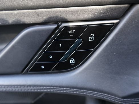 Used 2020 Porsche Taycan Turbo image 42