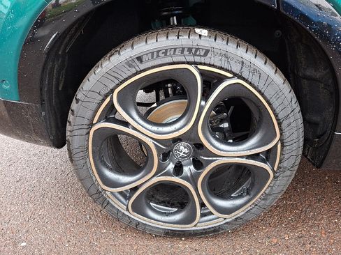 New 2025 Alfa Romeo Tonale image 5