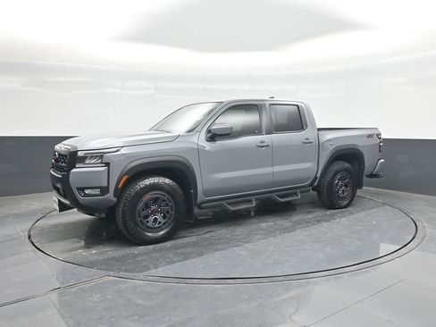 Used 2025 Nissan Frontier PRO-4X AWD/4WD image 34